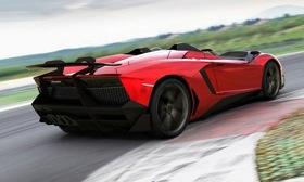 Carbon fiber was used extensively inside and out, including for the fabrics and the aero treatments. Photo by Automobili Lamborghini. 