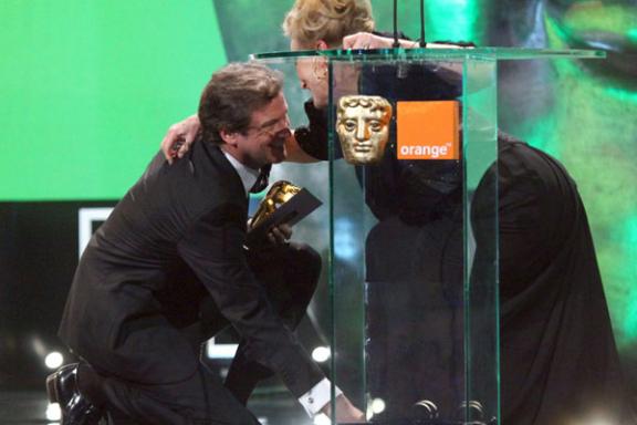 Russell Crowe and Hugh Jackman are a great comic double act! Russell Crowe and Hugh Jackman are a great comic double act!