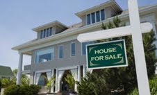 Home for sale (© Comstock Images/Getty Images)