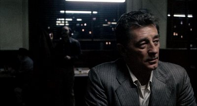 Robert Mitchum in the company of Friends