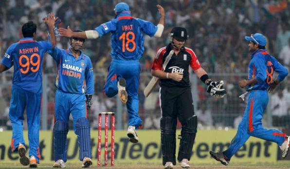 India celebrate the dismissal of Ian Bell in the final ODI