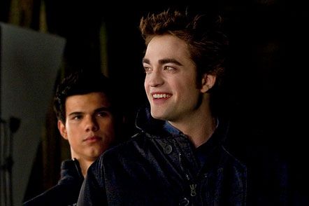 Rob and Taylor on the "New Moon" set