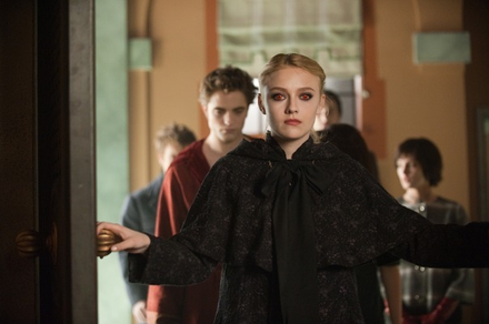 Jane and Edward in "New Moon"