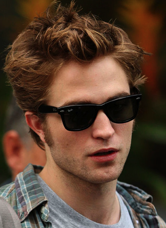 Robert Pattinson filming "Remember Me"