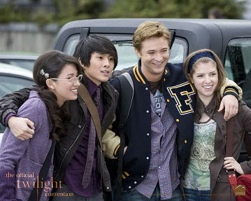Forks HS humans in "New Moon"