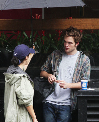 Robert Pattinson filming "Remember Me"