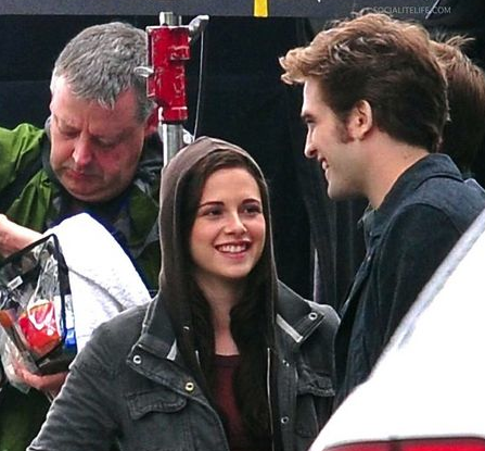Kristen and Rob on "Eclipse" set