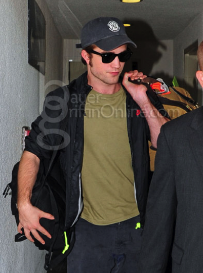 Rob arrives at LAX